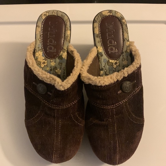 Mudd corduroy Sherpa boho clogs - Picture 2 of 3